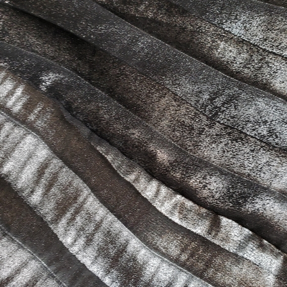 Place Black Metallic Pleated Skirt - Picture 3 of 5